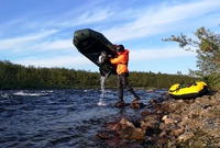 Vähän rajumpi lasku takana. Kuva: Wild Adventures North (IG: @wildadventuresnorth), Poroenon packraft seikkailu 2019