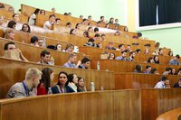 Aula žila, zájem byl veliký.