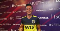 Mesut Özil már új klubja, a török Fenerbahce mezében. / Fotó: Fotomac /