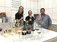 En EBV junto a las enólogas Letícia y Márcia