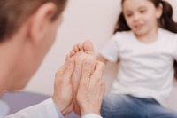 Exame do ortopedista pediátrico é recomendado
