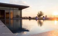 Opening Hours: Mon - Sun: 12.00 - 00.00