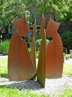 Mediterende begijnen (2002), tuin Academiegebouw, Groningen