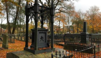 Monumentale graven van de families Brumsteede en Servatius-Van Bulderen.