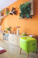 Je libo domů nějaký užitečný (a živý) design?