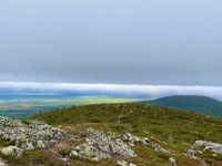Kätkätunturin huipulla aurinko ja pilvet tekivät maisemasta vielä hienomman.