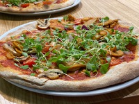 Vegaaninen pizza.