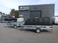Trailermate mustalla / harmaalla kuomulla