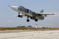 Su-24M s podvesenými voľne padajúcimi bombami
