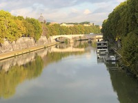 Vy från Ponte Sisto - i bakgrunden skymtar takkupolen på Peterskyrkan