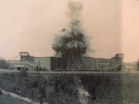 Po vystoupení Stalinova nástupce N. S. Chruščova, který odsoudil tzv. Stalinův kult osobnosti, českoslovenští komunisté rozhodli pomník zlikvidovat. Konečné rozhodnutí znělo monument zlikvidovat částečným odstřelem. Stalo se tak v listopadu roku 1962. Destrukční práce si vyžádaly 4,5 milionu korun.