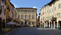 Il borgo Piazzo - piazza Cisterna