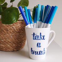 De mok waarmee mijn handletteravontuur begon.
