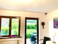 Küche und Ausgang zu Terrasse und Garten