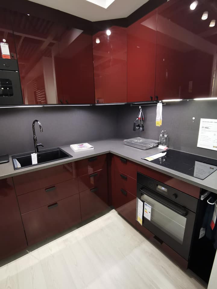 Ikea Kallarp Kjokken I Hoyglanset Mork Rodbrun Farge