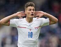 Patrik Schick po vítězném gólu na EURO 2020 do sítě Skotska. Jeho aktuální cena na hráčském trhu činí cca 25 miliónu EUR.