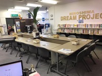 ドリーム図書館200冊以上の自己啓発本が並んでいます
