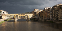 Ponte Vecchio sobre el río Arno