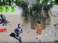 Dívka u okna v Butte aux Cailles 2014
