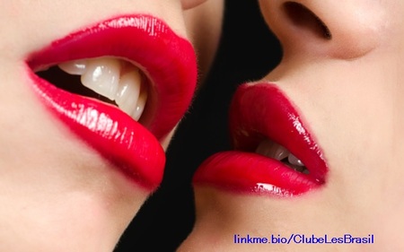 Mulher com atração pro mulher