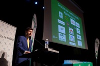 Javier Lara presentando una gala.