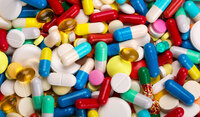 Foto zdroj: https://www.bostonmagazine.com/health/2014/04/09/drop-expired-unused-prescription-drugs/