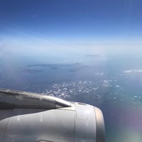 アテネからクレタへ渡る途中でティラ(サントリーニ)島を望む