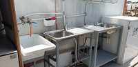 fregaderos agua caliente y fría para platos y pila para ropa.