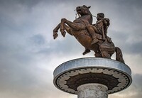 Památník Alexandra Makedonského a Bukephala ve Skopje, hlavním městě Makedonie. Zdroj: Pixabay