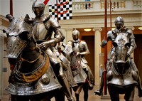Ochranný charakter, funkčnost, podoba a zdobnost rytířských brnění se neustále zdokonalovaly. Mezi nejlepší evropské dílny patřily románské, burgundské a německé. Zdroj: Unsplash