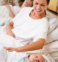 Naplní-li se "reflex vtištění do paměti", vztah matka - dítě je mimořádně silný a neomylný. Zdroj: Samphotostock