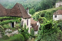 St.-Cirq Lapopie (historické území Quercy), jeden ze skvostů zdejšího kraje. Zdroj: foto autor