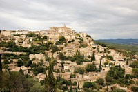 Starořímská skalní vesnice Gordes dnešních dnů. Zdroj: foto autor