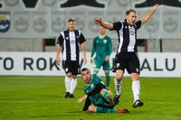 Záložník Samuel Flamík v ligovom zápase.