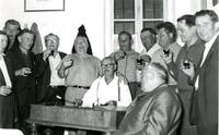 Rudo Radič a Janko Blaho v spolku skalických "hurbanistov" roku 1970 (foto Skalické múzeum)