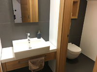 foto 14: wc předezdívka se zabudovaným nábytkem