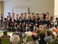 vystoupení Doudlebanu ve společenském sále domova