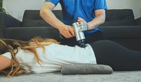 Lihashuoltovasaralla voit hieroa helposti myös puolisoasi tai kaveriasi.