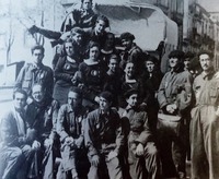 Los "Barracos", con "la bella Aurelia",Modesto en la parte superior