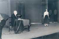 Conferencia de Modesto y su hija Esther con ejemplos dramáticos