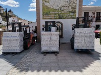 Lejía donada para la desinfección de las calles