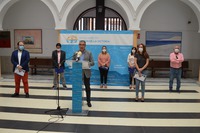Francisco Salado, alcalde del Rincón, junto con los portavoces de la Croporación Municipal