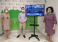 Antonia Nieto, Daniel Martínez y Cynthia García en la presentación de 'Sería Terrible'