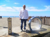 Pérez Atencia, junto con la ducha canina de Torre del Mar