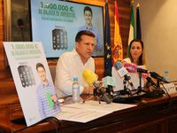 Óscar Medina y Paula en rueda prensa