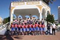 Club ciclista 'Clínicas Rincón Dental Bike Team' y el club infantil 'Bikephilosophy los Tiburones'