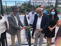 Francisco Salado y Obdulio Pérez en la inauguración de la segunda pista de pádel de Cómpeta