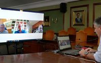 Alberto Armijo en la reunión para la gestión de la depuradora