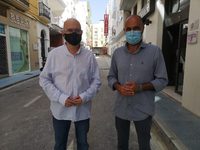 Pérez Atencia y Juan García visitan la finalización de las obras de Calle Margarita en Torre del Mar