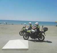 Policía Local de Rincón de la Victoria patrullan por las costas del municipio